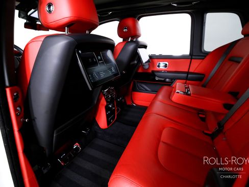 Used 2020 Rolls-Royce Cullinan image 19