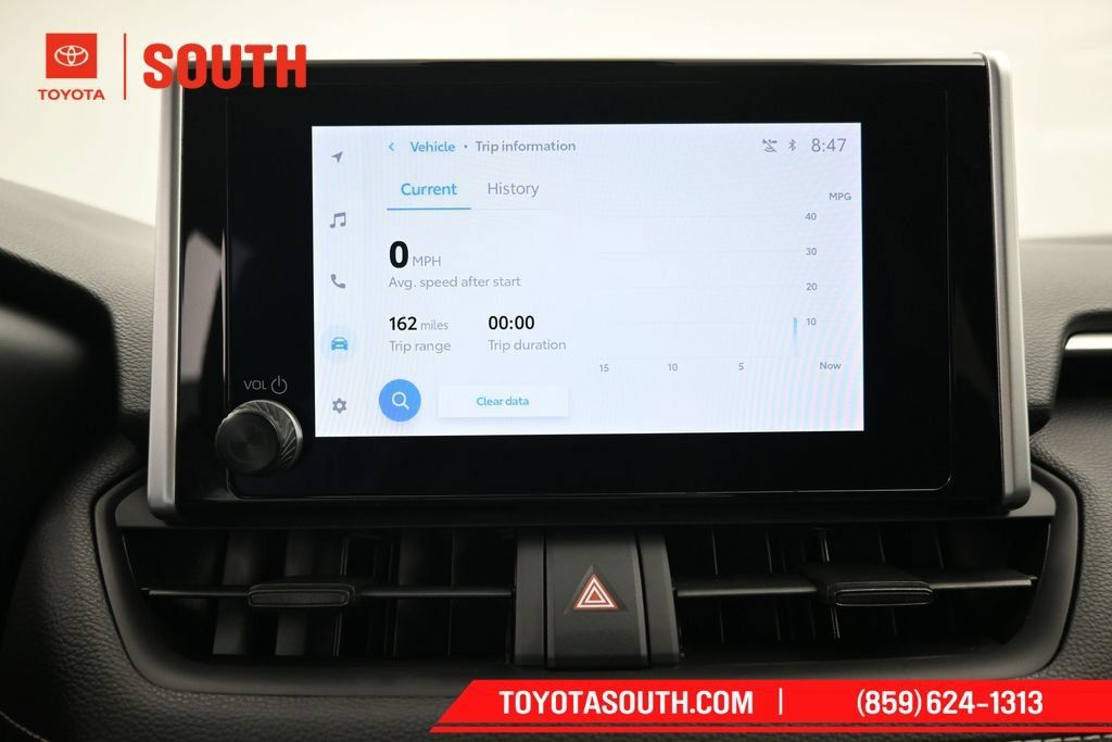 Used 2025 Toyota RAV4 XLE AWD/4WD image 17