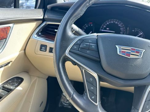 Used 2017 Cadillac XT5 Luxury w/ Driver Awareness Package image 28
