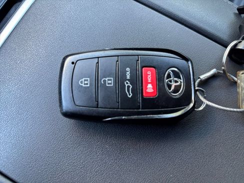 Used 2025 Toyota Highlander XSE AWD/4WD image 21