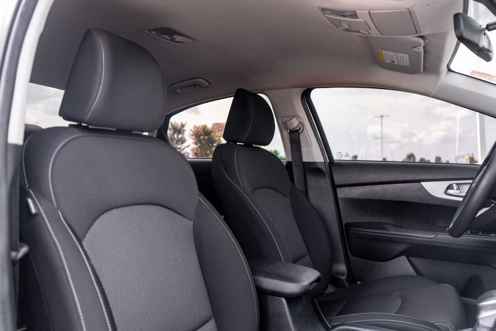 Used 2024 Kia Forte LXS w/ LXS Technology Package FWD image 12