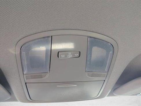 Used 2017 Hyundai Elantra SE image 21