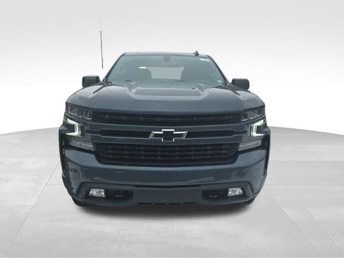 Used 2021 Chevrolet Silverado 1500 RST image 2
