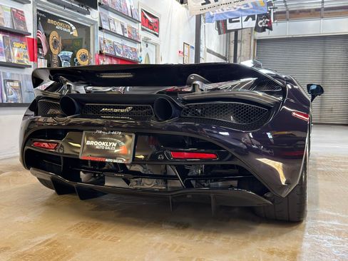 Used 2022 McLaren 720S Performance RWD image 7