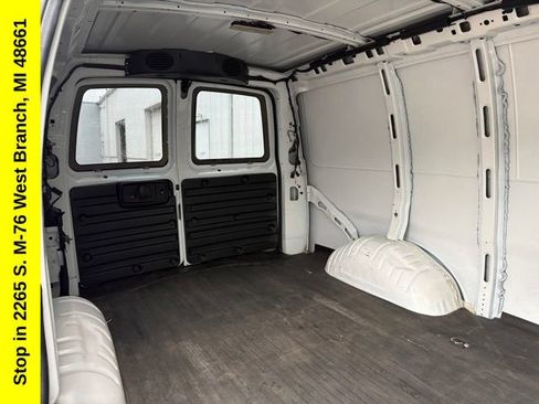 Used 2019 Chevrolet Express 3500 w/ Driver Convenience Package RWD image 31