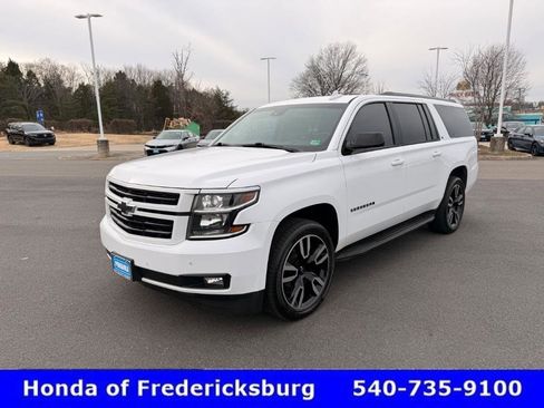 Used 2018 Chevrolet Suburban LT w/ Luxury Package image 2