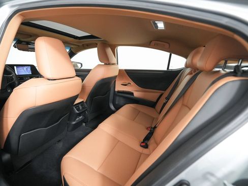 Certified 2025 Lexus ES 350 w/ Premium Package FWD image 13