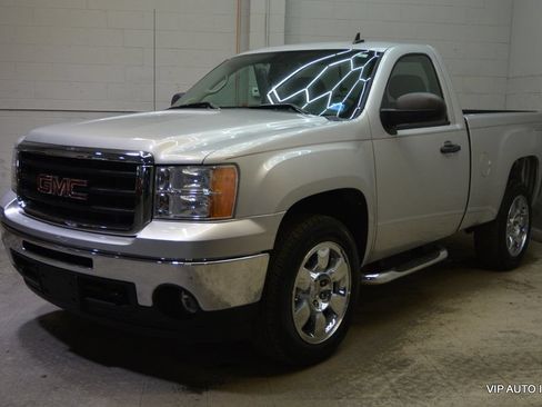 Used 2010 GMC Sierra 1500 SLE w/ SLE Preferred Package AWD/4WD image 2
