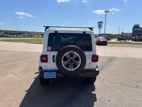 Used 2020 Jeep Wrangler Unlimited Sahara w/ Dual Top Group AWD/4WD image 6
