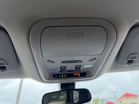 Used 2020 Buick Enclave Essence image 34