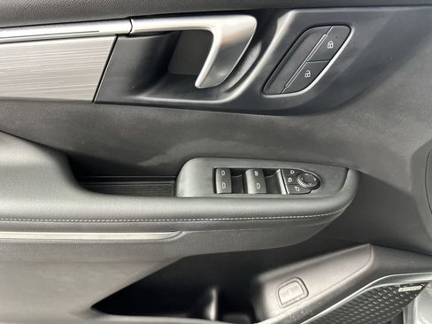 Used 2025 Buick Enclave Preferred image 17