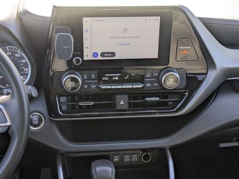 Used 2023 Toyota Highlander L image 15