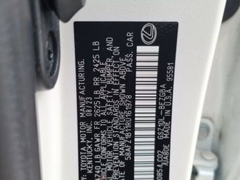 Used 2024 Lexus ES 350 Ultra Luxury image 32