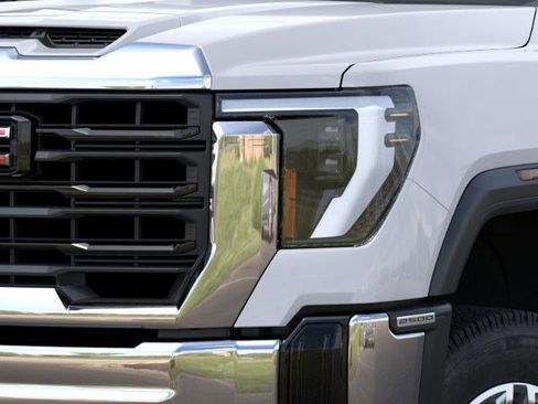 New 2025 GMC Sierra 2500 Pro w/ Convenience Package image 10