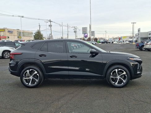 Used 2024 Chevrolet Trax RS image 8