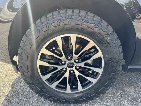 Used 2025 Ford Expedition Platinum AWD/4WD image 70