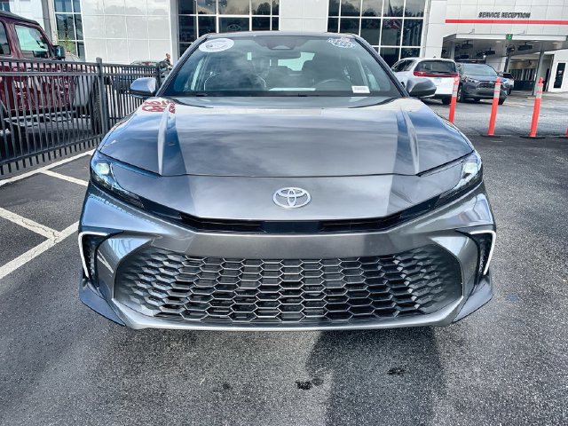 Used 2026 Toyota Camry SE FWD image 3