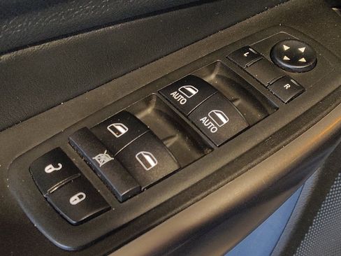 Used 2019 Jeep Cherokee Latitude Plus image 27