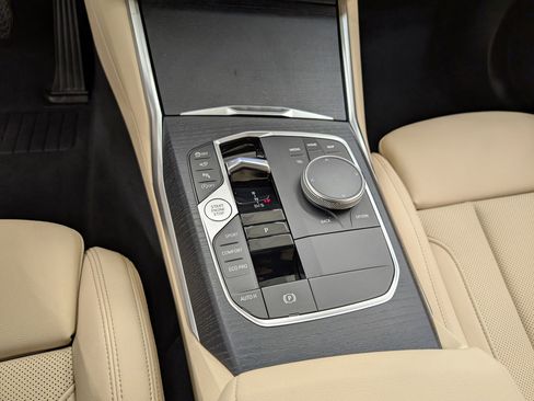 Used 2025 BMW 330i Sedan w/ Premium Package image 15