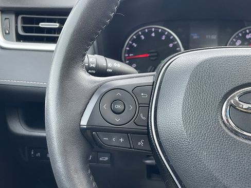 Used 2020 Toyota RAV4 XLE Premium image 26