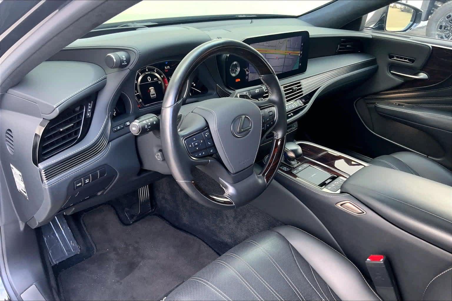 Used 2021 Lexus LS 500 w/ Luxury Package RWD image 2