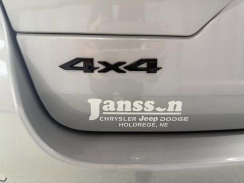 New 2025 Jeep Grand Cherokee Limited w/ Luxury Tech Group II image 9