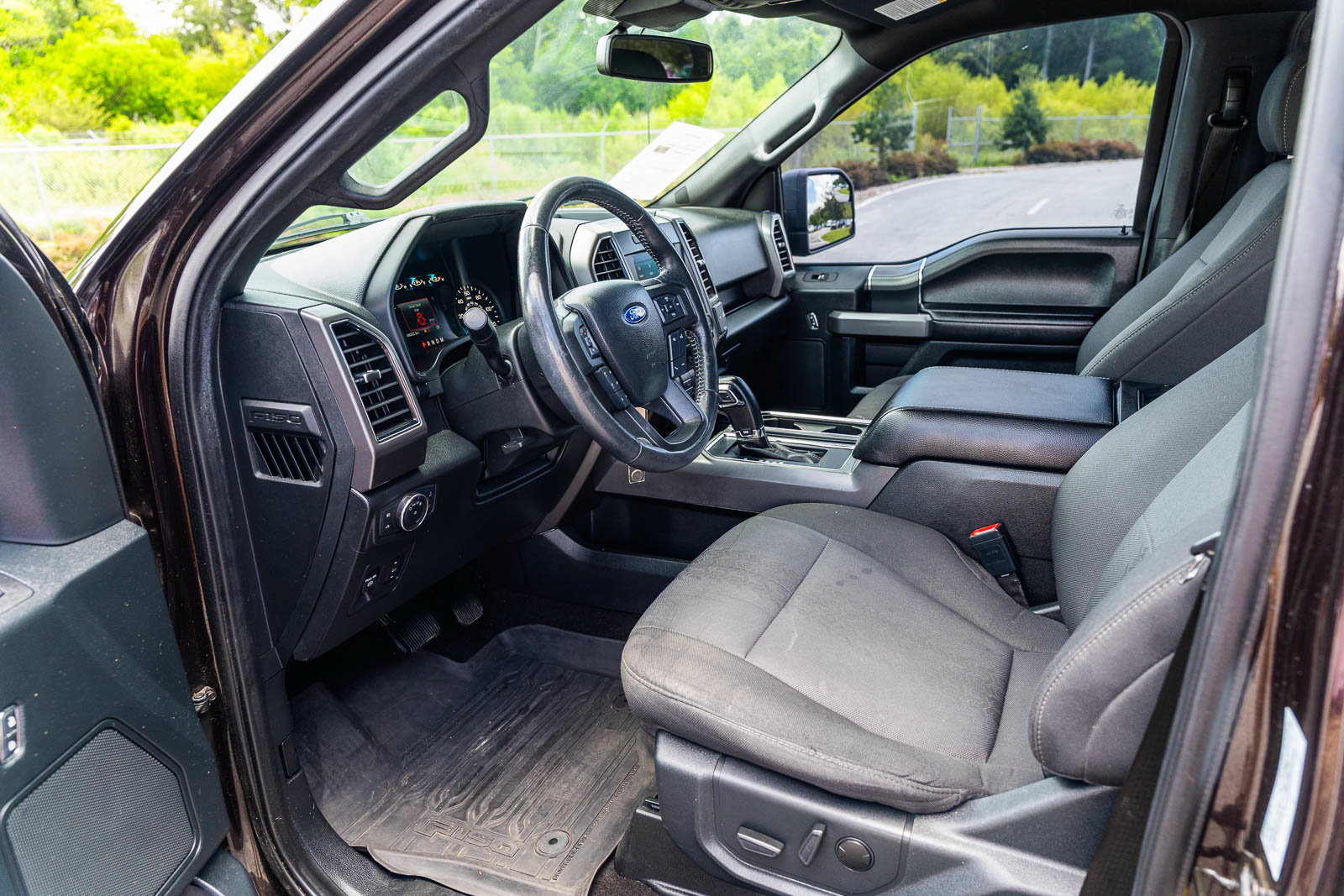 Used 2020 Ford F150 XLT w/ Equipment Group 302A Luxury AWD/4WD image 17