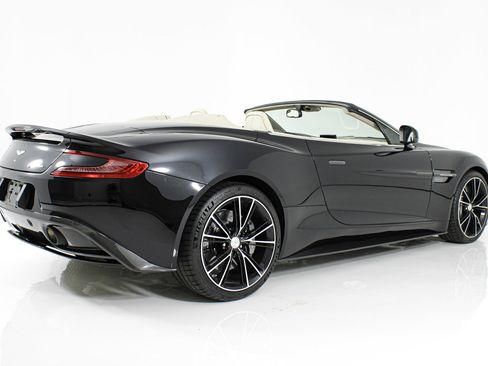 Used 2014 Aston Martin Vanquish Volante RWD image 10