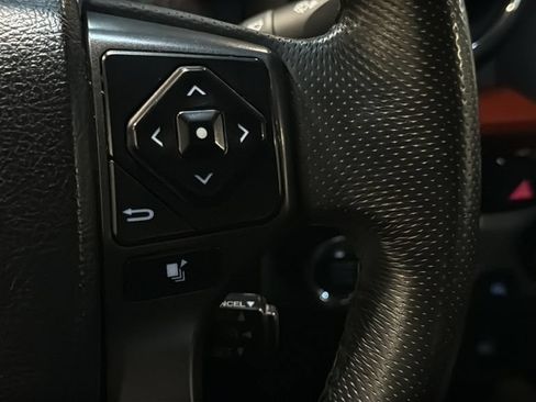 Used 2016 Toyota Tacoma SR5 AWD/4WD image 22