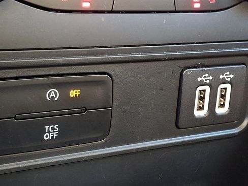 Used 2021 Ford EcoSport SE w/ SE Convenience Package image 25