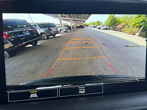 Used 2021 GMC Yukon XL SLE RWD image 9