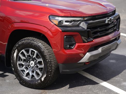 Used 2024 Chevrolet Colorado Z71 w/ Z71 Convenience Package 2 AWD/4WD image 45
