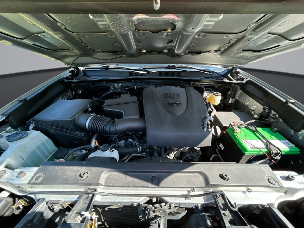 Used 2022 Toyota Tacoma SR5 RWD image 32