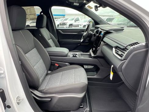 New 2025 GMC Acadia Elevation w/ LPO, Floor Liner Package image 17