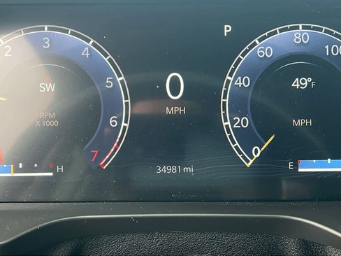 Used 2022 Jeep Grand Cherokee Limited w/ Luxury Tech Group II image 21