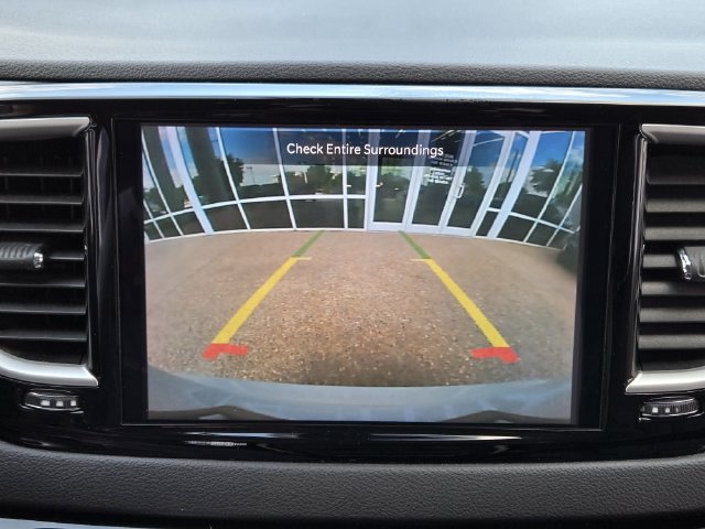Certified 2024 Chrysler Pacifica Touring-L FWD image 18