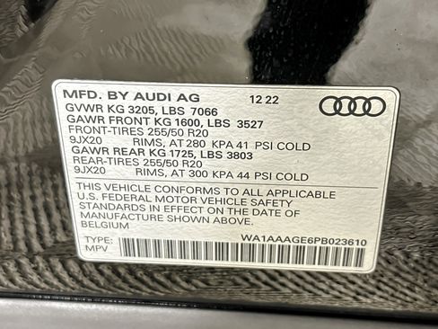 Used 2023 Audi e-tron Premium w/ Convenience Plus Package image 27