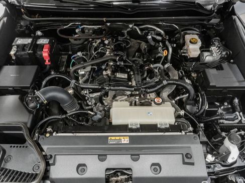 Used 2024 Toyota Tacoma SR5 AWD/4WD image 3
