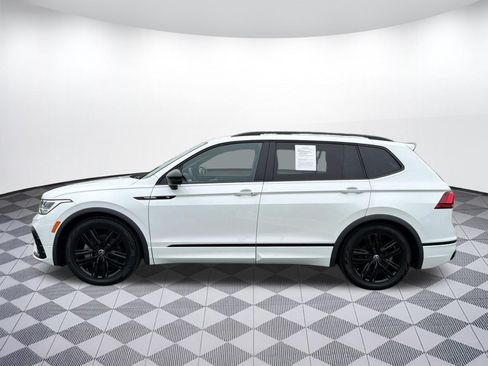 Used 2022 Volkswagen Tiguan SE R-Line AWD/4WD image 2