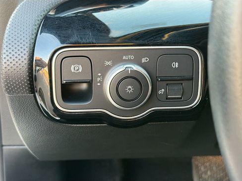 Used 2025 Mercedes-Benz CLA 250 CLA 250 image 35