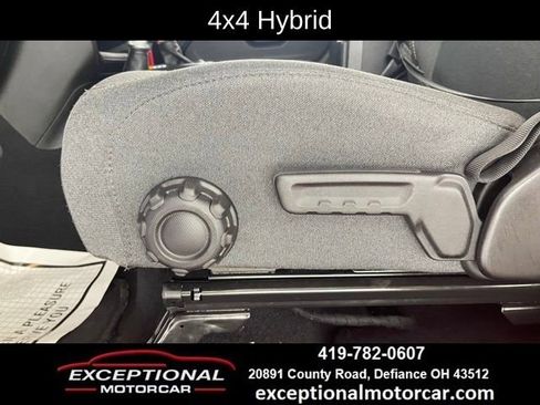 Used 2025 Jeep Wrangler Unlimited Sahara AWD/4WD image 35