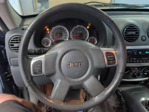 Used 2007 Jeep Liberty Limited AWD/4WD image 33