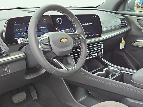 New 2026 Chevrolet Traverse LT image 14