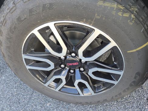 New 2026 GMC Sierra 1500 AT4 w/ AT4 Premium Package image 18