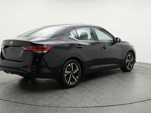 Used 2025 Nissan Sentra SV FWD image 9