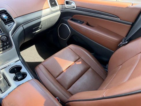 Used 2018 Jeep Grand Cherokee Summit w/ Platinum Series Group AWD/4WD image 16