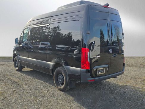 Used 2025 Mercedes-Benz Sprinter 2500 image 5