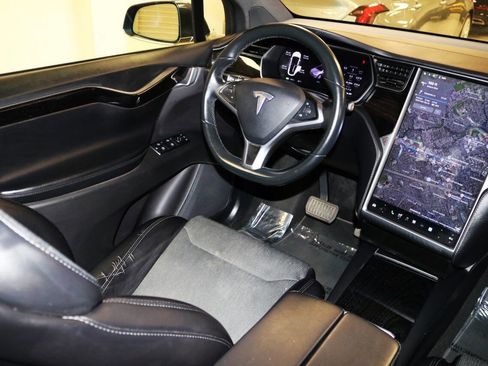 Used 2018 Tesla Model X 75D image 22