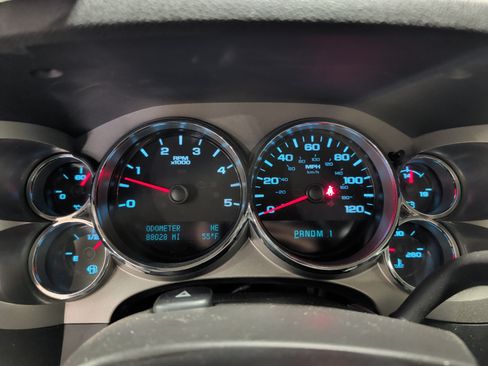Used 2013 Chevrolet Silverado 2500 LT w/ Interior Plus Package AWD/4WD image 9