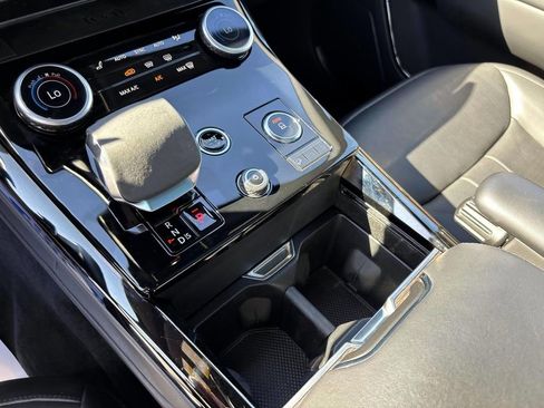 Used 2023 Land Rover Range Rover Sport SE Dynamic image 18